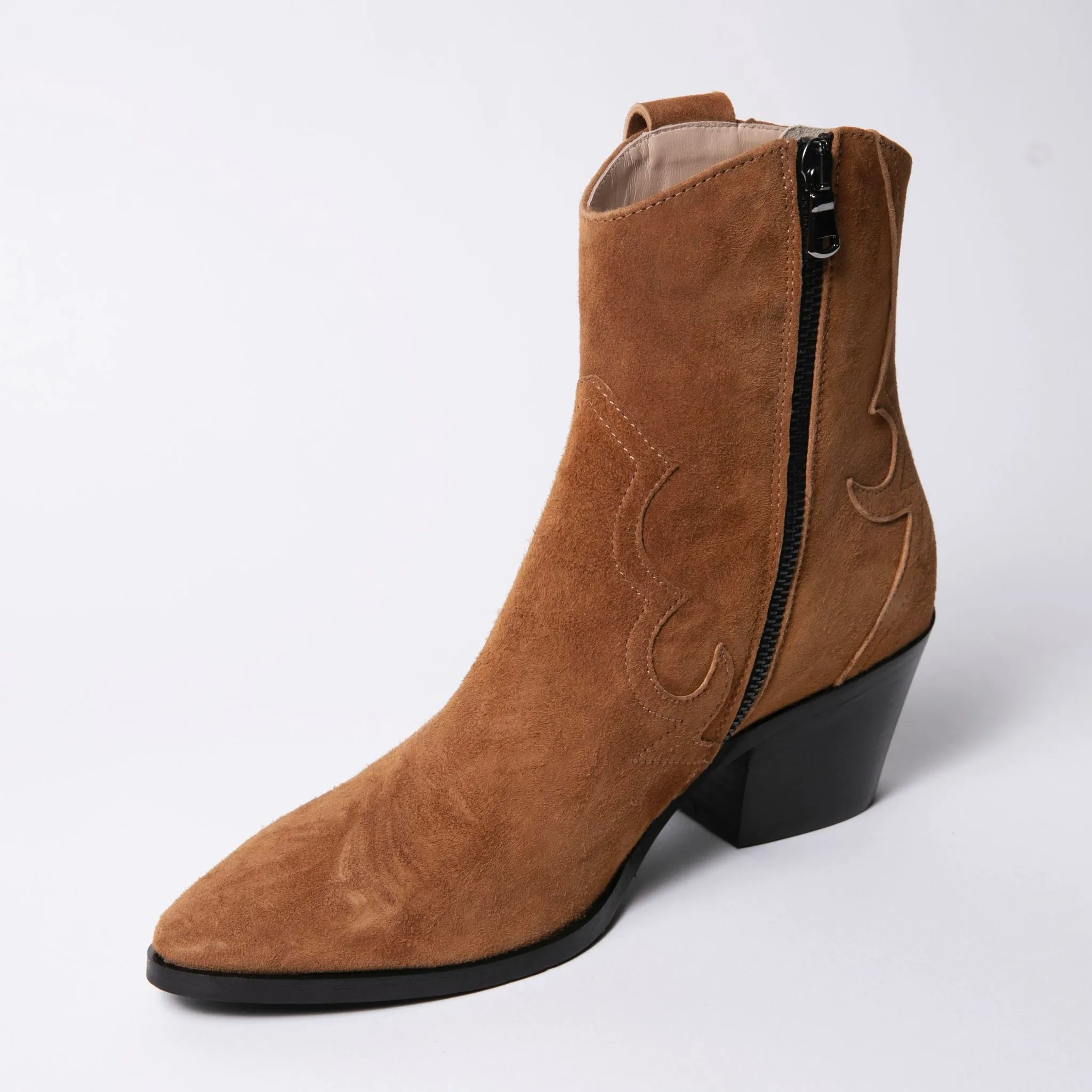 Short Cowboy Boots in Cognac Suede