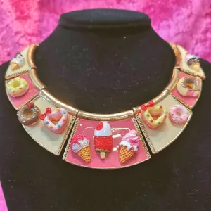 Statement Ice Cream Collar - Unique